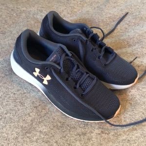NWOT Under Armour Charged Shoe